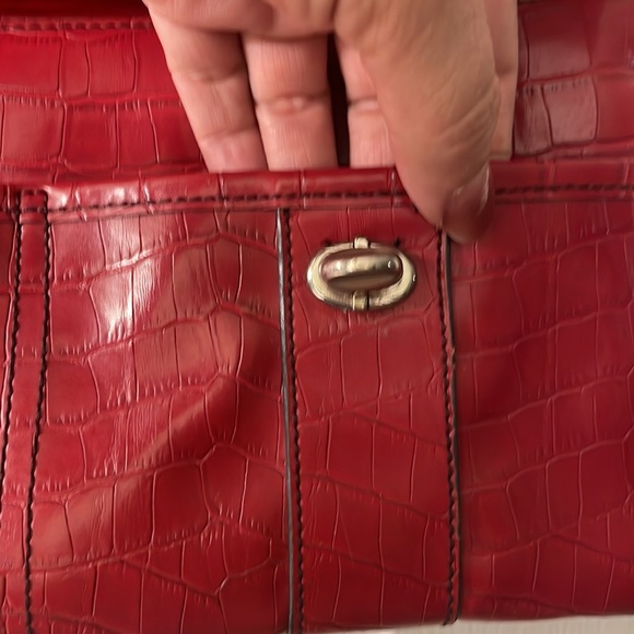 Red Moc Croc Shoulder bag with turn lock pocket enclosures - Picture 10 of 14